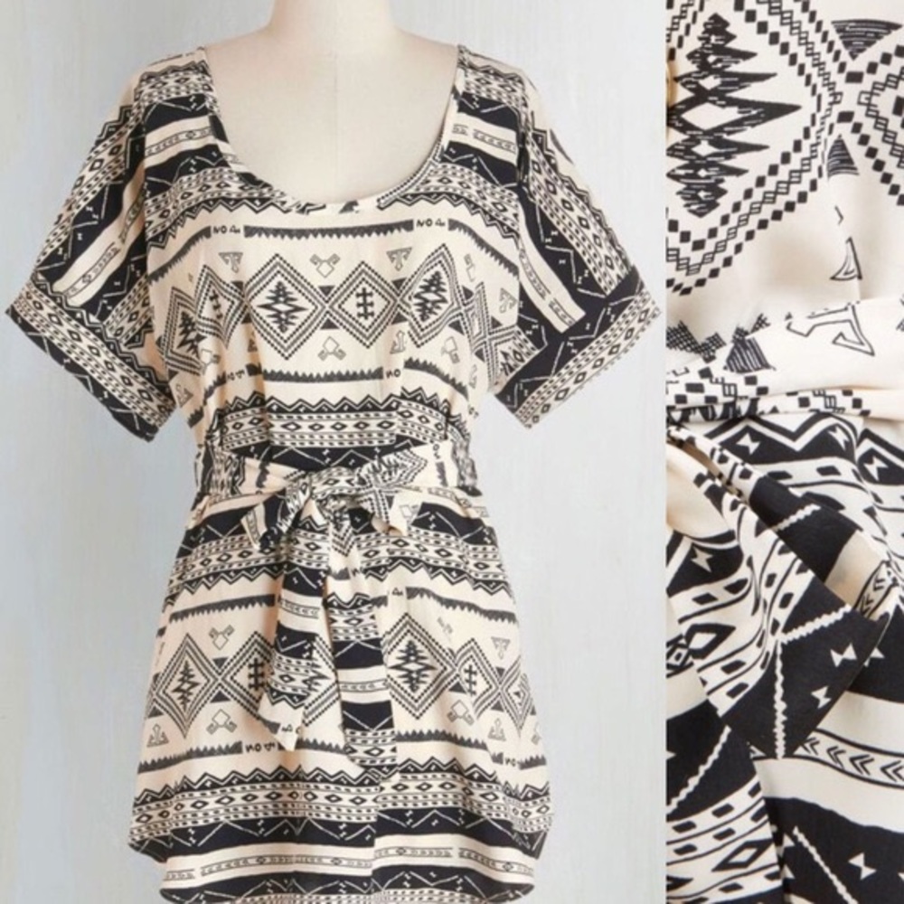 ModCloth tunic size S boho geometric psychadelic black cream festival top w sash